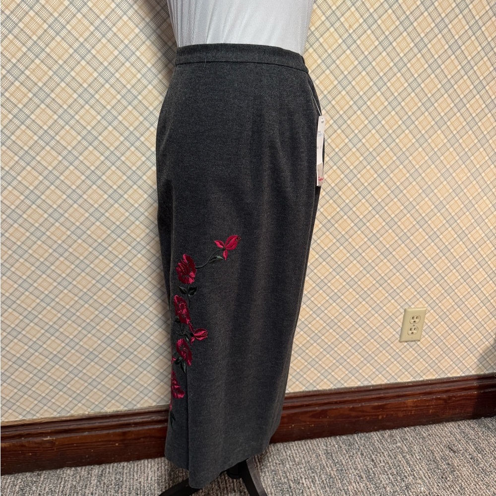 Donna Morgan Gray Red Pencil Skirt